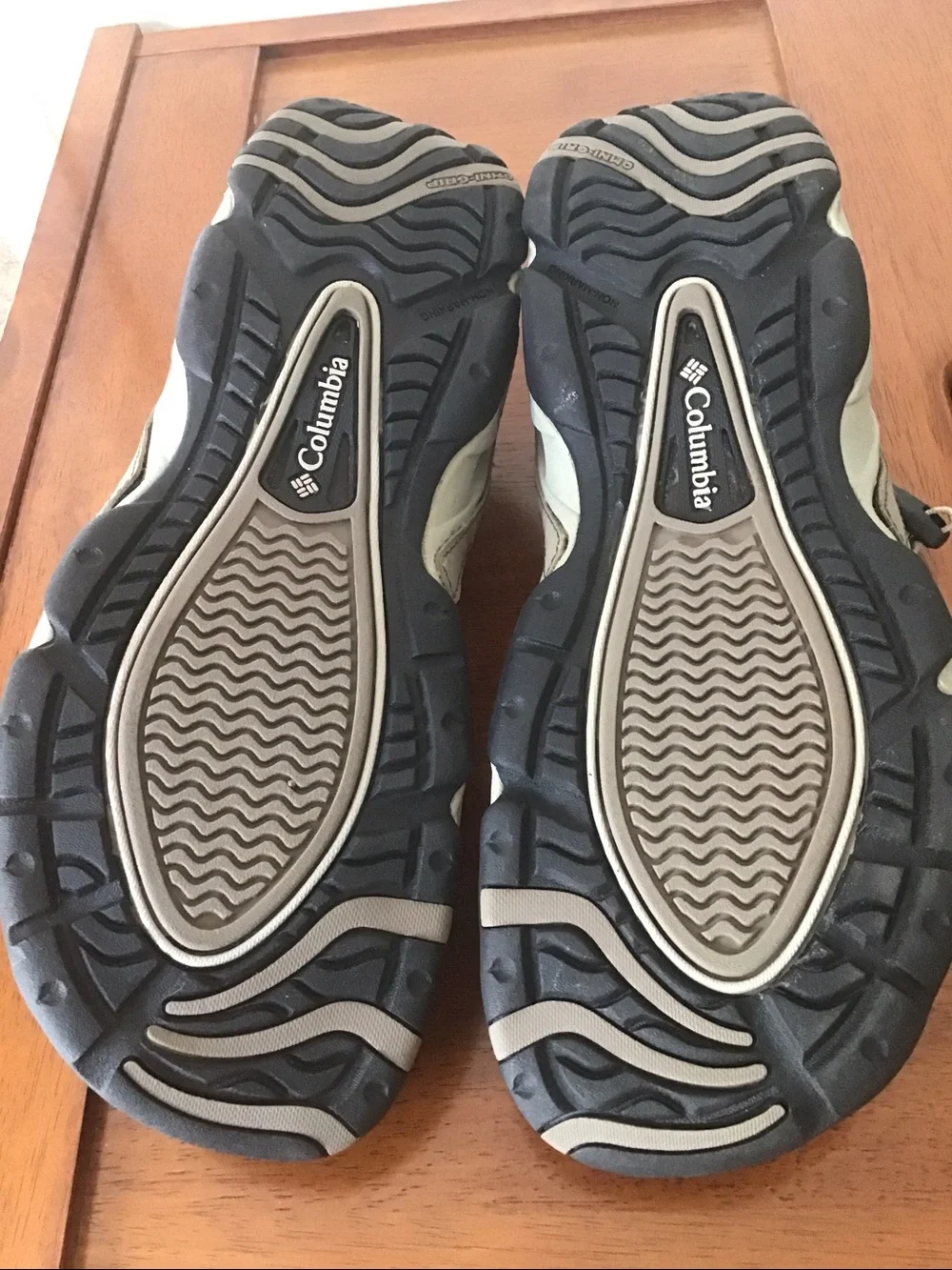 Columbia Omni Grip Mens sandals size 13 tan